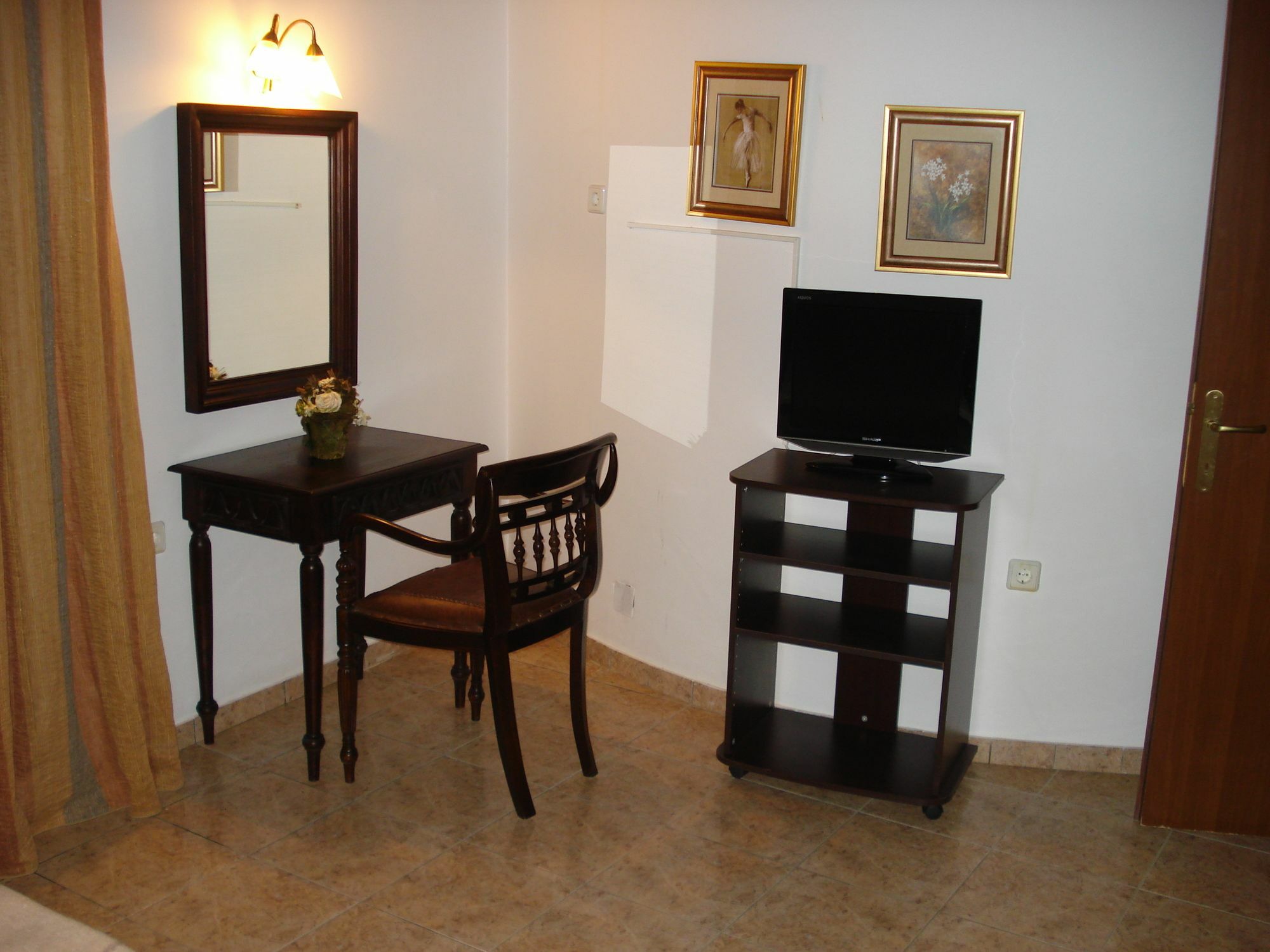 Sofia Studios Беницес Екстериор снимка